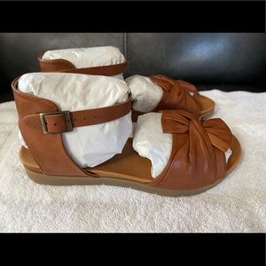 Miz Mooz Dory Sandals Women’s size 9